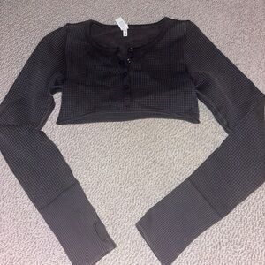 Offline by Aerie Cropped Long Sleeve Dark Gray Button Top Women’s XS